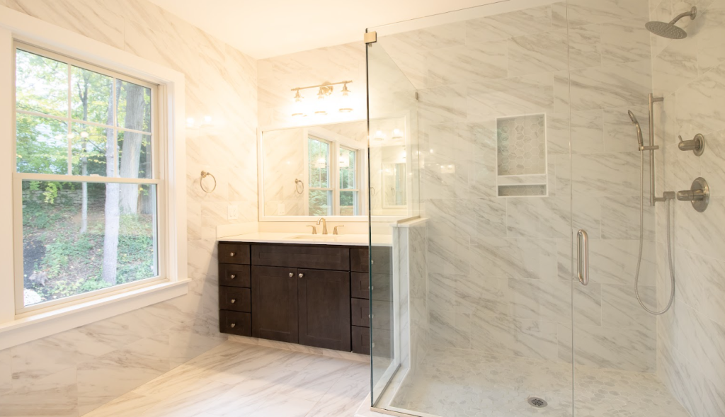 modular home large bathroom